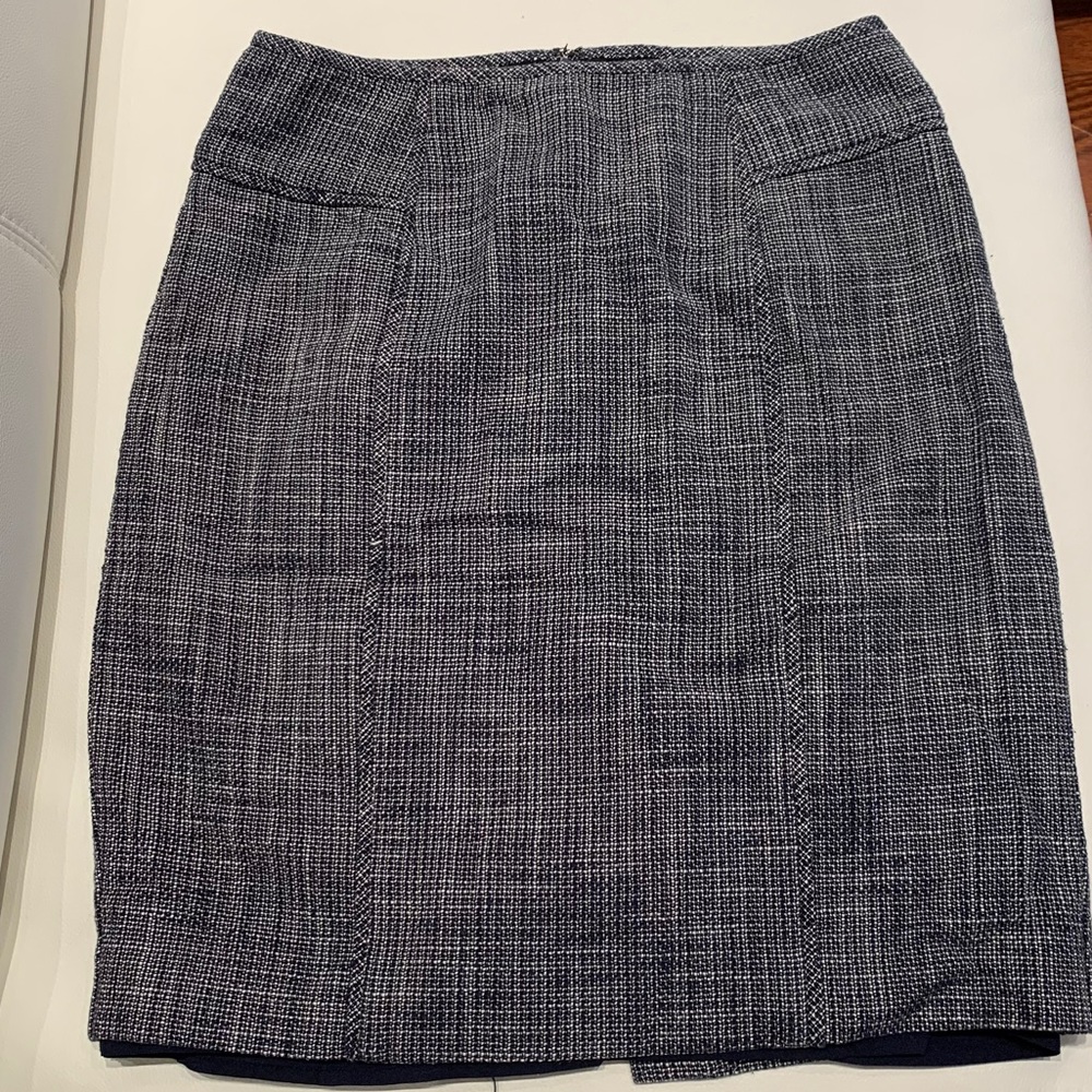 Banana Republic navy textured pencil skirt